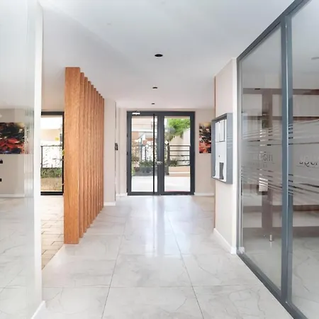 Apartamento Square Light Residence, With Pool In The Location Of